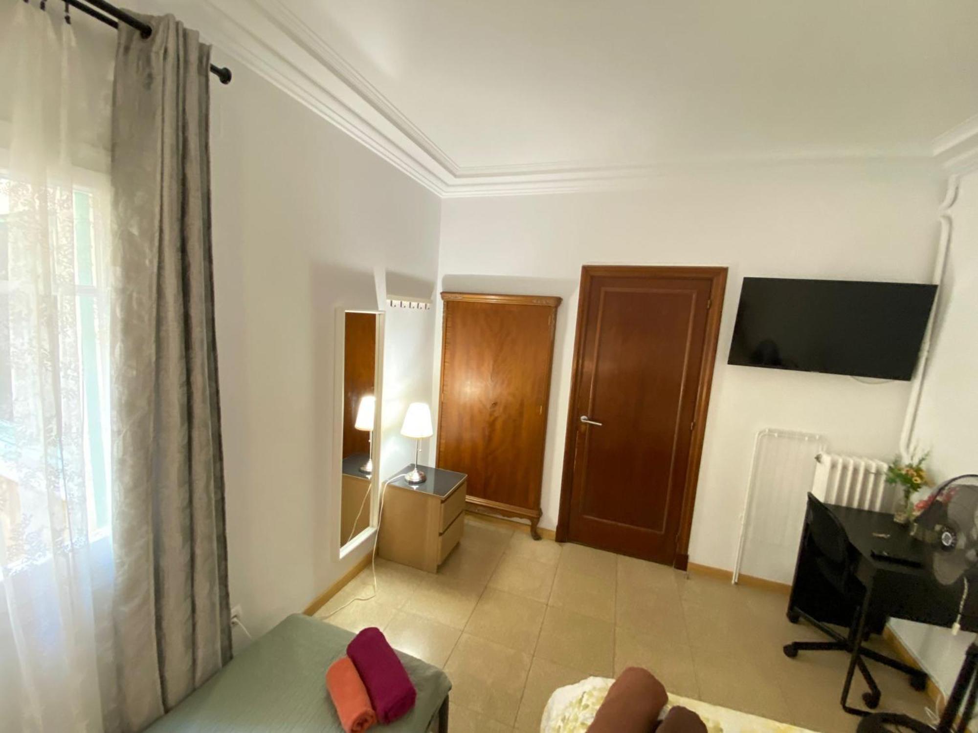 Alojamiento Nuevo Balmes Barcelona Exterior foto